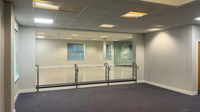 Siskin Pky E, Coventry to rent Interior Photo- Image 2 of 11