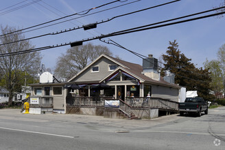 379-381 Sconticut Neck Rd, Fairhaven, MA for sale Building Photo- Image 1 of 1