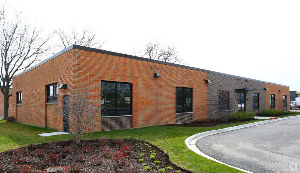 1505 S Mt Prospect Rd, Des Plaines, IL for rent - Building Photo - Image 3 of 8