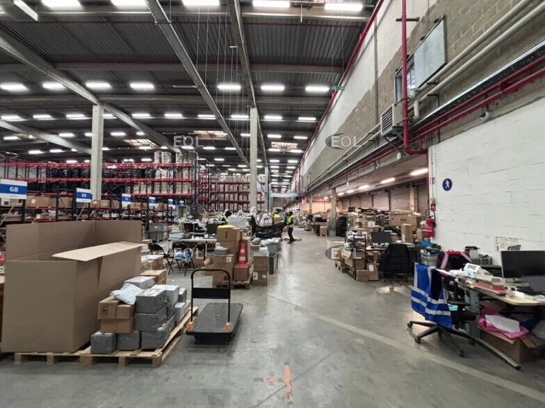 Industrial in SAINT-OUEN-L'AUMONE to rent - Building Photo - Image 3 of 7