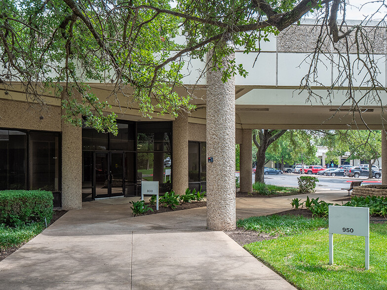 12100 Technology Blvd, Austin, TX for rent - Building Photo - Image 2 of 23