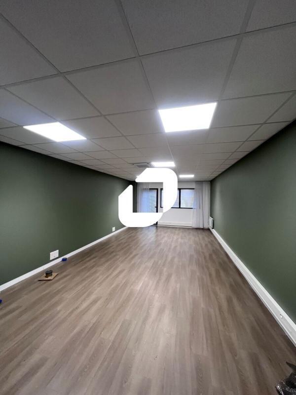 Office in Serris to rent Interior Photo- Image 1 of 4