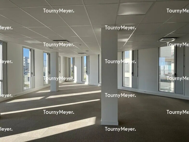 Office in Bordeaux to rent - Building Photo - Image 3 of 5