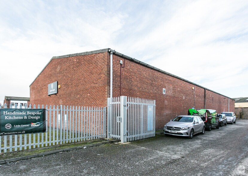 Malmesbury Rd, Cheltenham to rent - Building Photo - Image 3 of 7