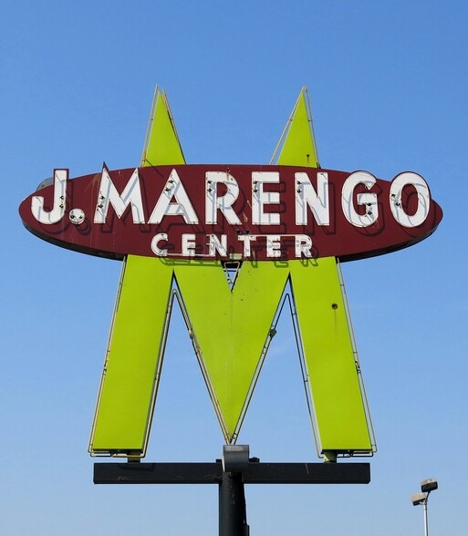 Marengo Center portfolio of 3 properties for sale on LoopNet.co.uk - Primary Photo - Image 3 of 3