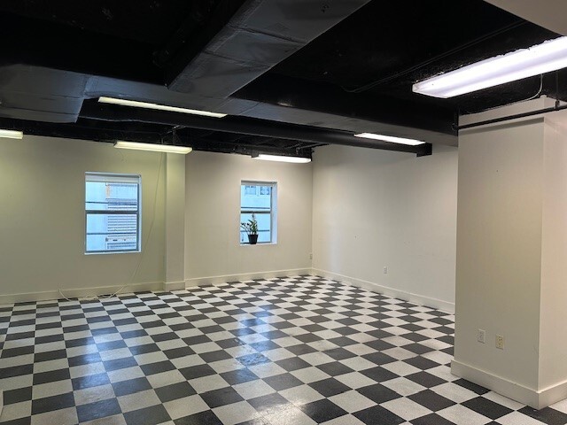 1245 Washington Ave, Miami Beach, FL to rent - Interior Photo - Image 2 of 11