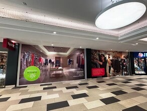 Grosvenor Centre, Macclesfield to rent Interior Photo- Image 2 of 19