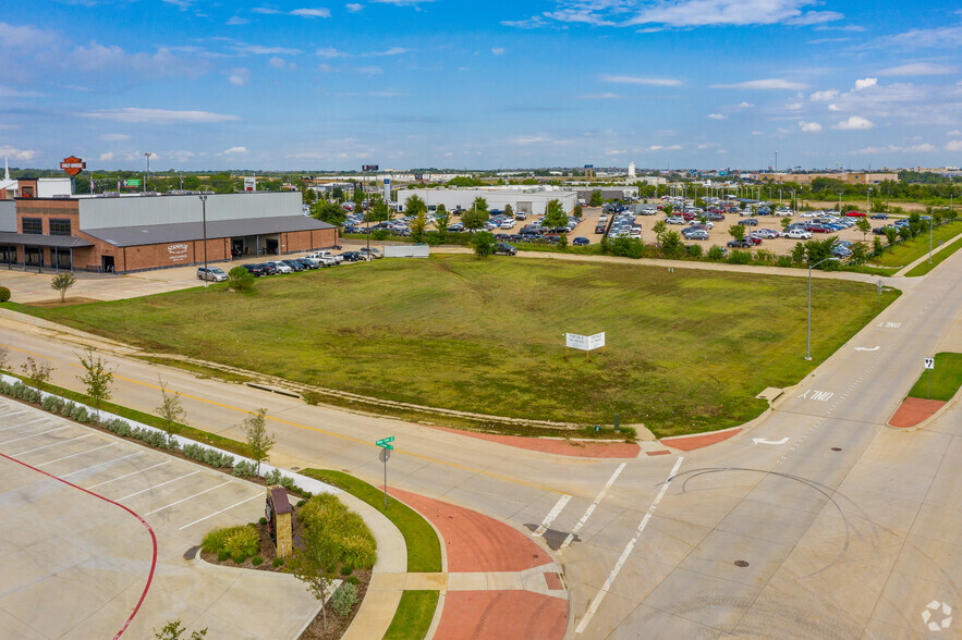 240 N Burleson Blvd, Burleson, TX for sale - Building Photo - Image 1 of 11