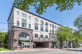 800 W Broad St, Falls Church, VA for rent Building Photo- Image 1 of 3