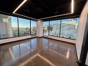 200 E Van Buren St, Phoenix, AZ to rent Building Photo- Image 2 of 15