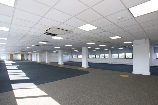 Marsh Way, Wakefield to rent Interior Photo- Image 1 of 3