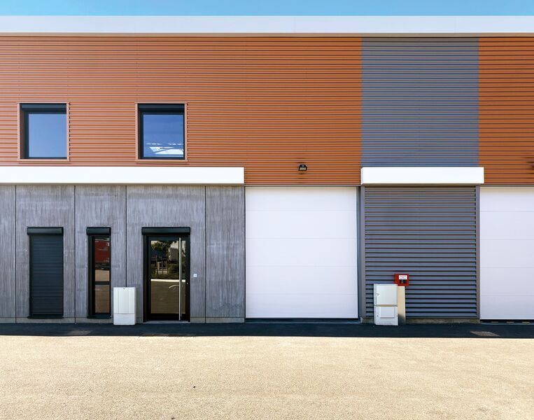 Light Industrial in Meyzieu for sale Building Photo- Image 1 of 6