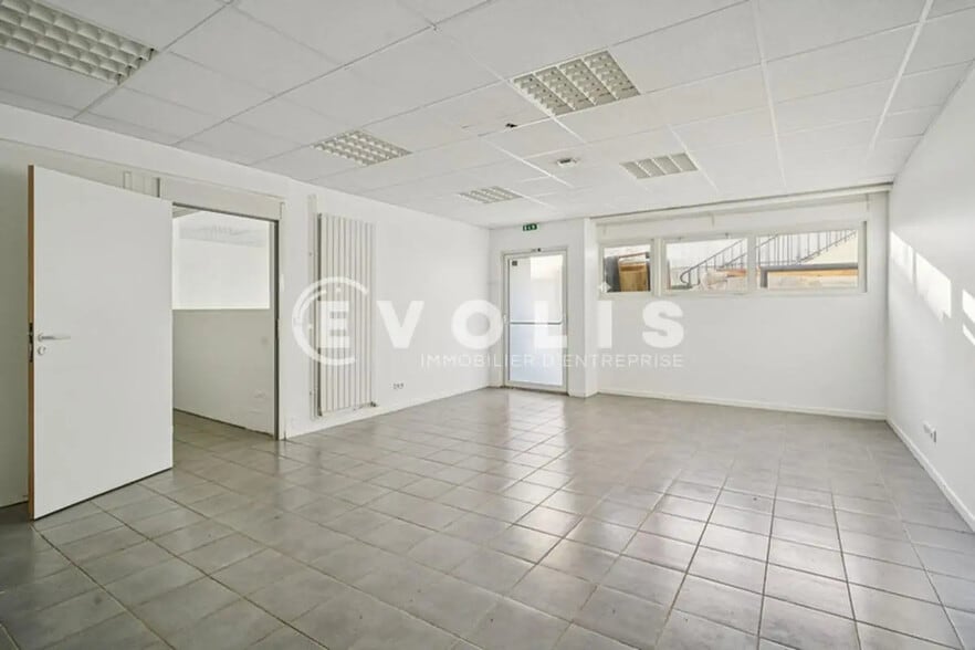 Avenue De Choisy, Villeneuve-Saint-Georges to rent - Interior Photo - Image 2 of 5