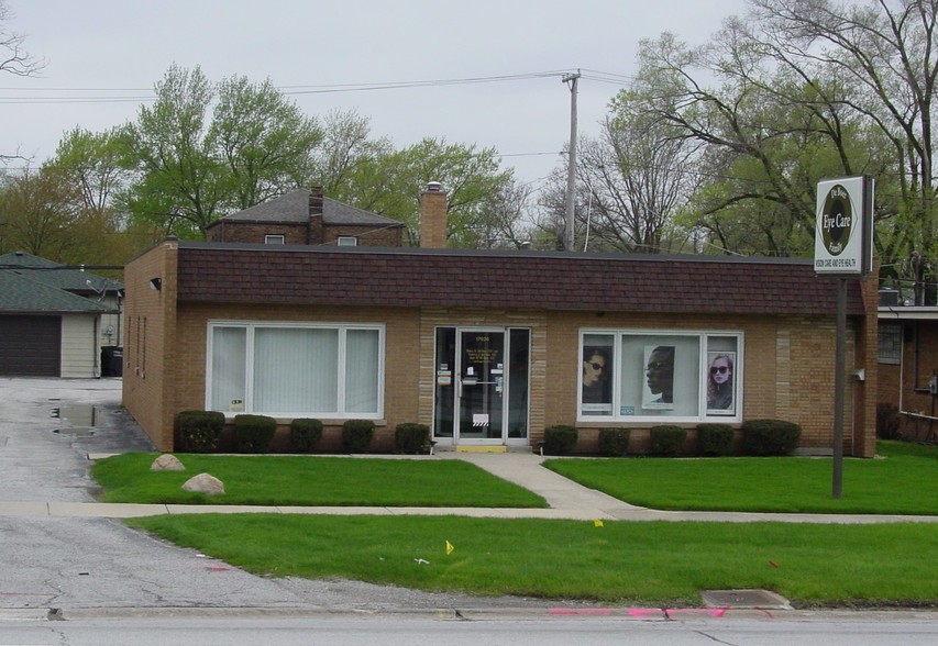 17926 Torrence Ave, Lansing, IL for rent - Building Photo - Image 3 of 10