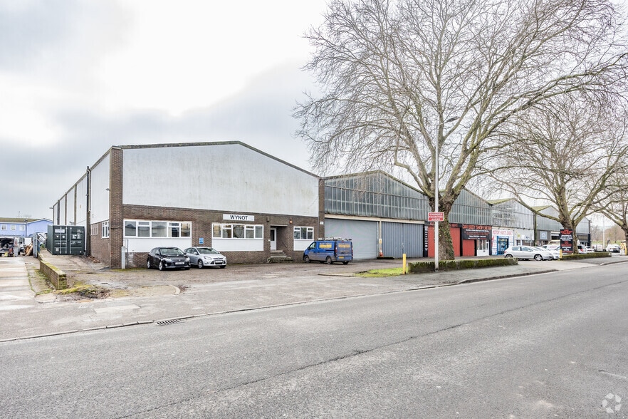 Marsh Green Rd, Exeter to rent - Primary Photo - Image 1 of 2