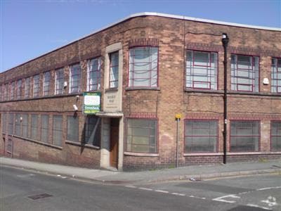 Bridge St, Macclesfield to rent - Building Photo - Image 2 of 2