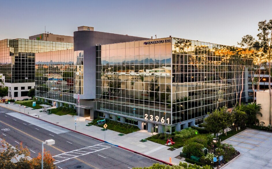 23961 Calle de la Magdalena, Laguna Hills, CA to rent - Building Photo - Image 3 of 10