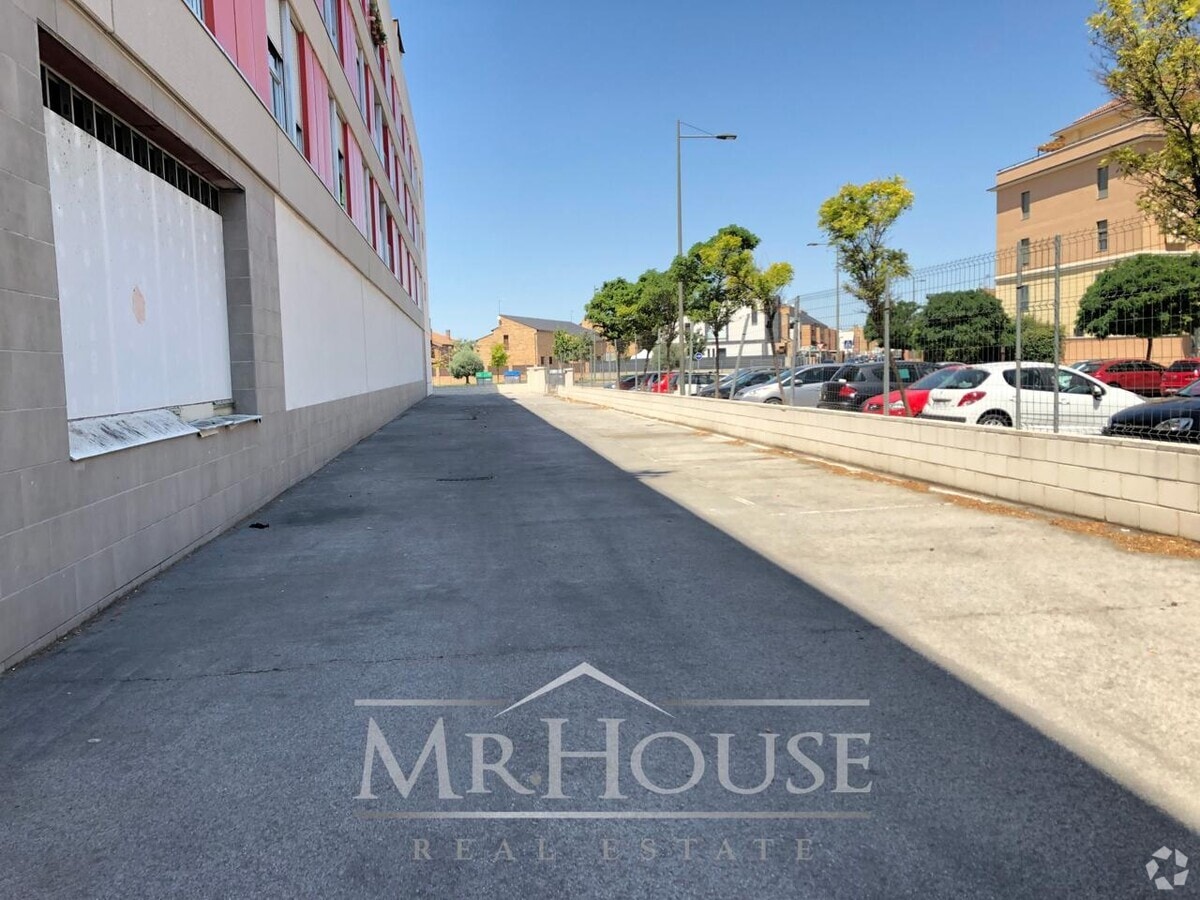 Parla, MAD 28983 - Unit Puerta 01, Esc. 1 -  - Interior Photo - Image 1 of 5