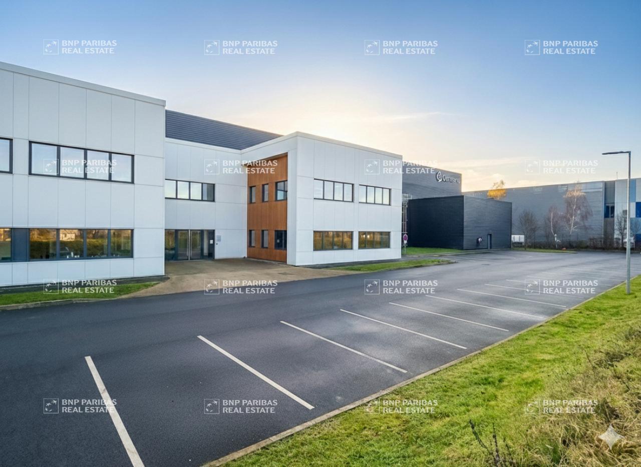 Industrial in Ferrières-en-Brie to rent Building Photo- Image 1 of 4