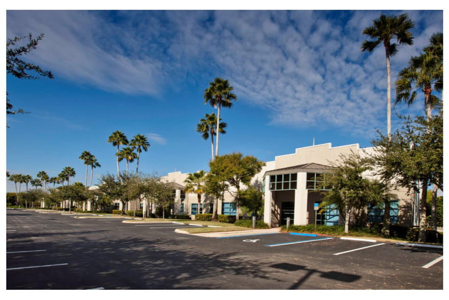 3300 Corporate Ave, Weston, FL for rent - Building Photo - Image 3 of 14