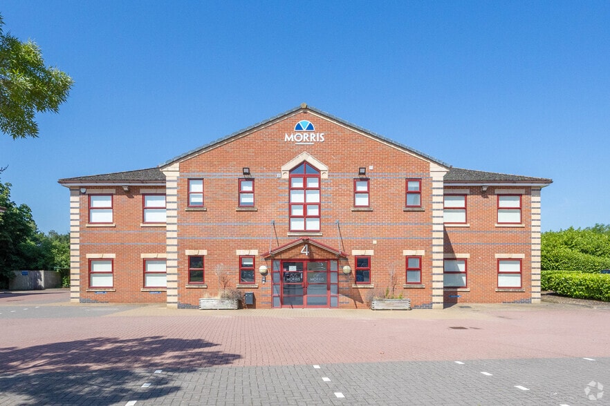 Stannard Way, Bedford to rent - Building Photo - Image 2 of 2