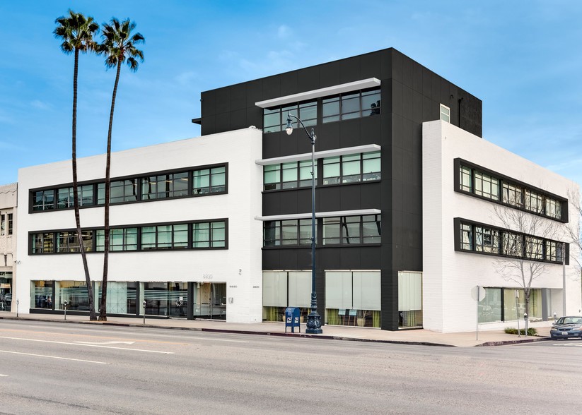 8820 Wilshire Blvd, Beverly Hills, CA for rent - Primary Photo - Image 1 of 15