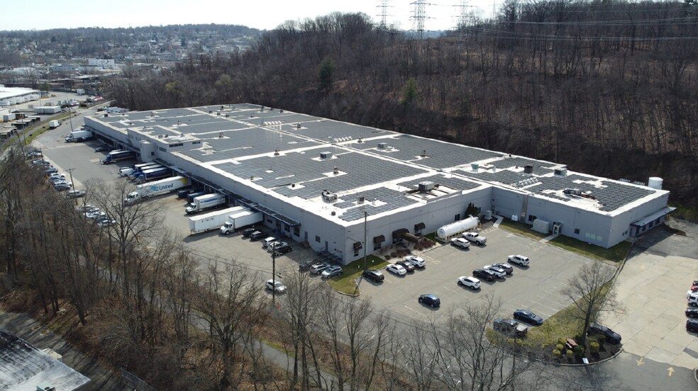 4 Warehouse Ln, Elmsford, NY for rent - Building Photo - Image 1 of 10