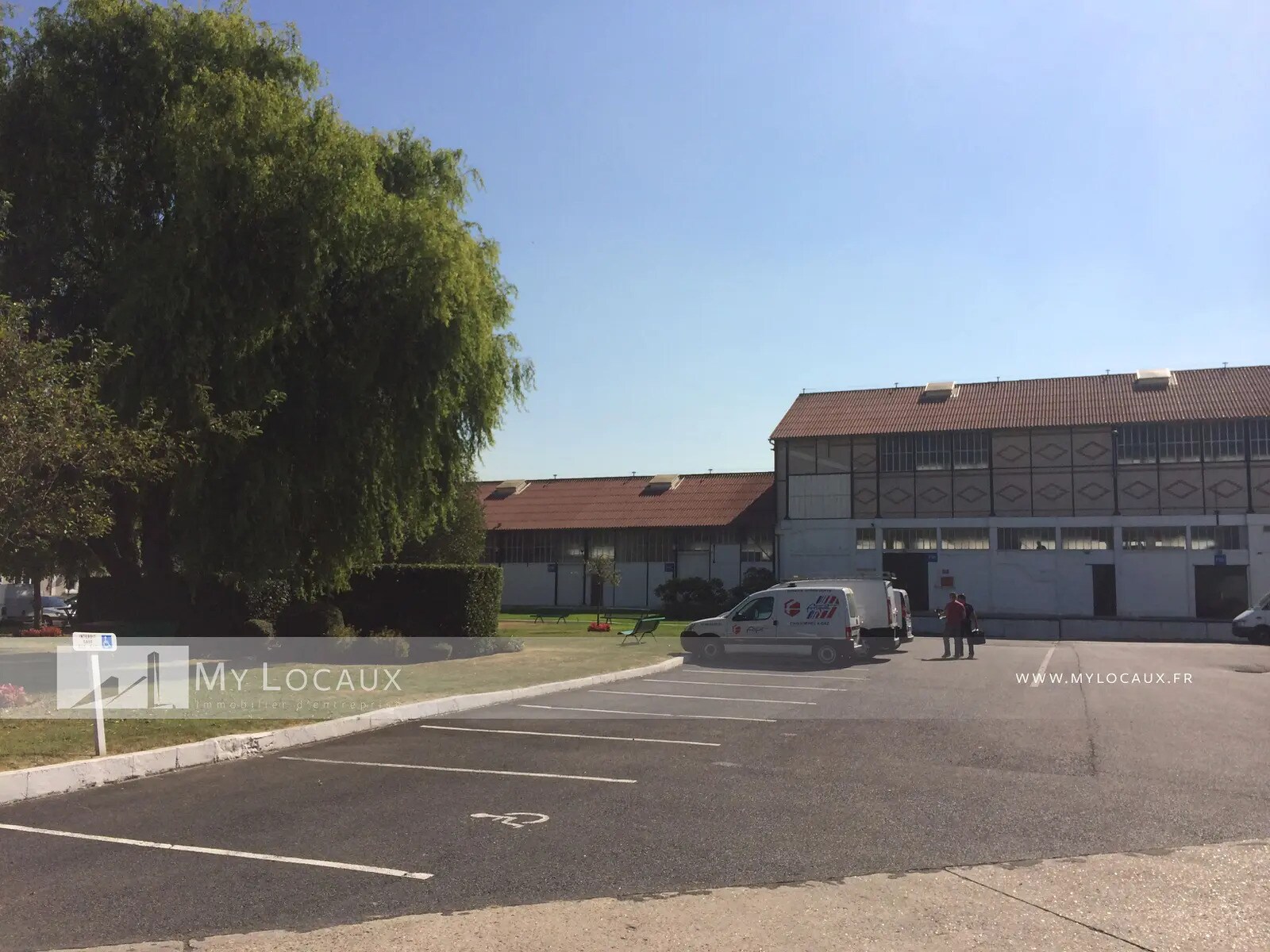 Industrial in Bezons to rent Building Photo- Image 1 of 5