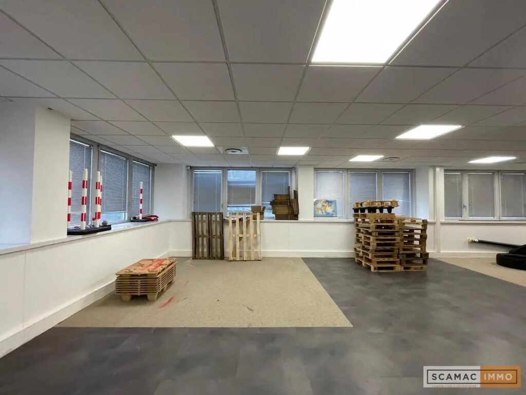 Location Entrepôt 283 m² - Photo 1