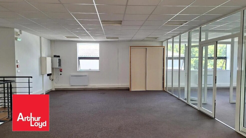 Office in Chartres to rent - Interior Photo - Image 3 of 4