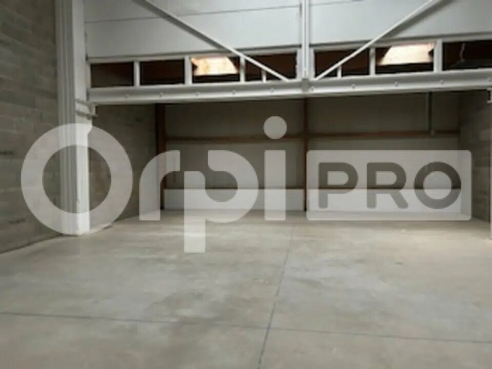 Light Industrial in Villefranche-sur-Saône to rent Interior Photo- Image 1 of 5