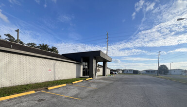 7008 Jason Dr, Zephyrhills, FL for rent Building Photo- Image 1 of 9