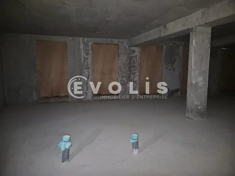 Light Industrial in Vanves to rent - Construction Photo - Image 3 of 14