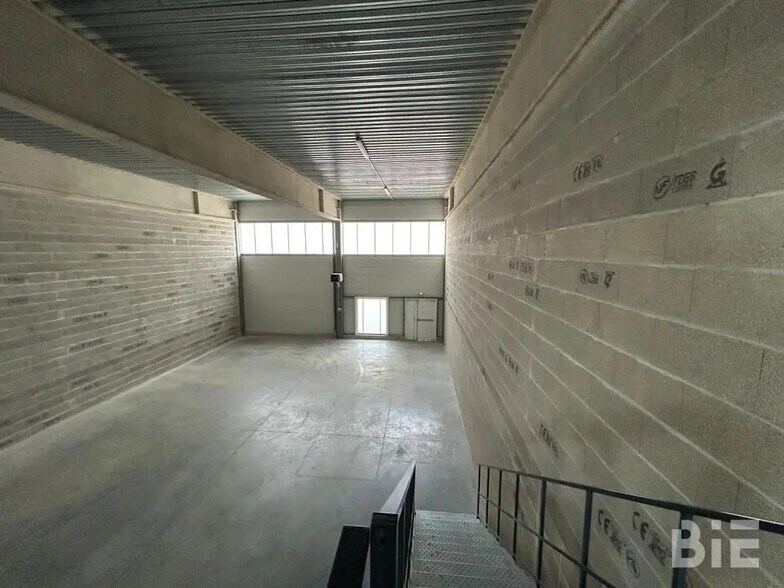 Light Industrial in Floirac to rent - Interior Photo - Image 3 of 15