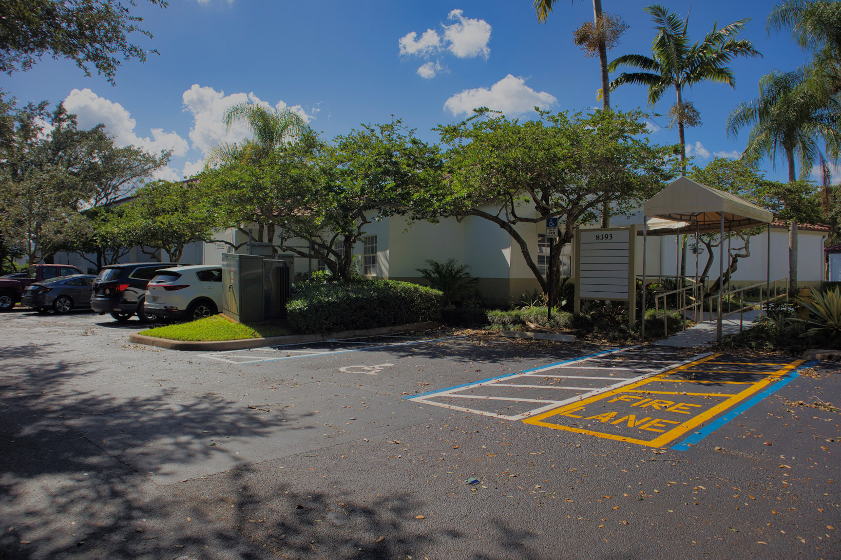 8391-8397 W Oakland Park Blvd, Sunrise, FL for rent Building Photo- Image 1 of 13