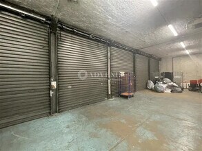 Light Industrial in Le Blanc-Mesnil to rent Building Photo- Image 1 of 2
