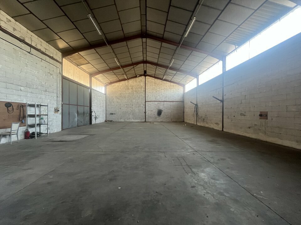 Light Industrial in PLAN-D'ORGON for sale Interior Photo- Image 1 of 12