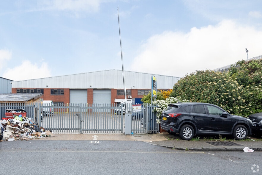 46-50 Standard Rd, London to rent - Building Photo - Image 3 of 3