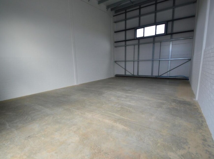 Roundswell Business Park, Barnstaple to rent Interior Photo- Image 1 of 2