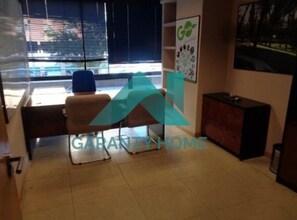 Office in Cáceres, Cáceres to rent Interior Photo- Image 1 of 4
