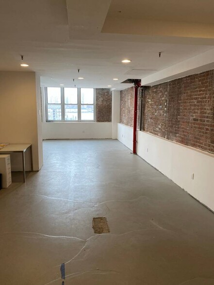 18-24 Bridge St, Brooklyn, NY for rent - Building Photo - Image 3 of 12