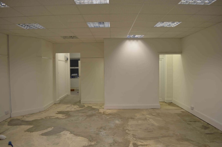1512-1516 London Rd, Leigh On Sea to rent - Building Photo - Image 2 of 4