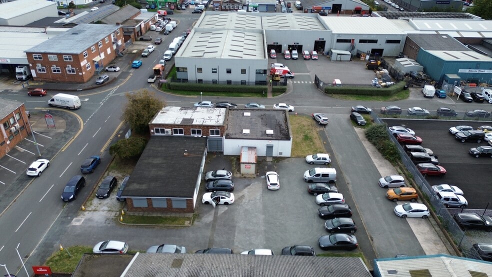 14 Knutsford Way, Chester to rent - Aerial - Image 2 of 2