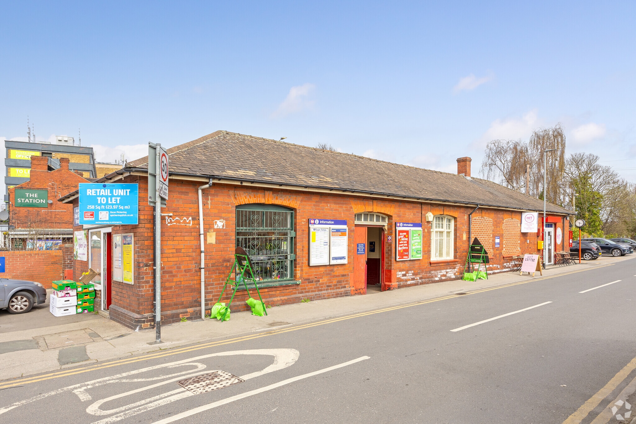 Station Vw, Leeds to rent Building Photo- Image 1 of 3