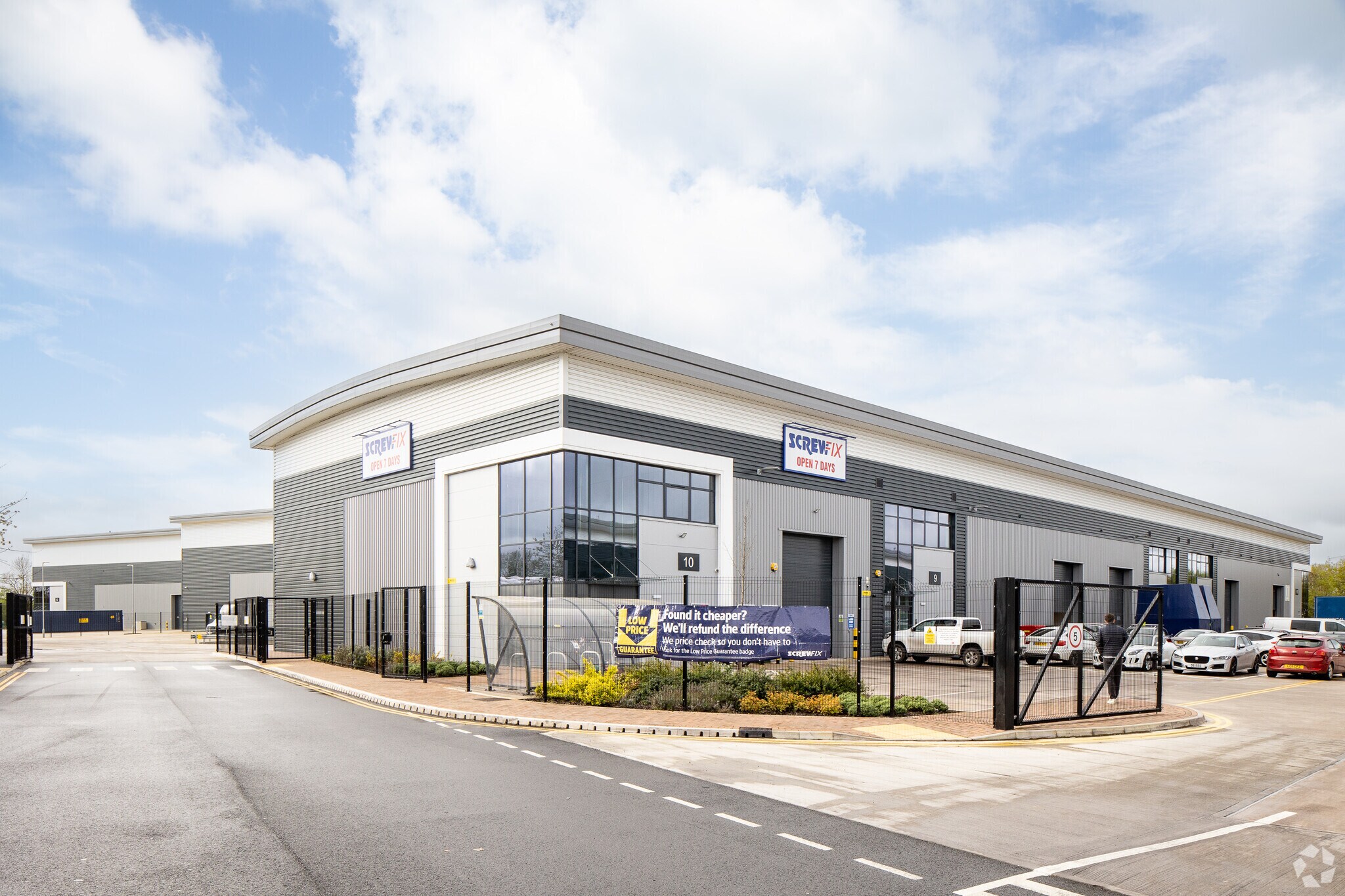 310-320 Hithercroft Rd, Wallingford to rent Primary Photo- Image 1 of 10