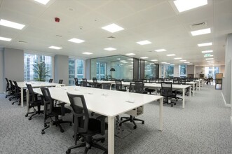 1 Canada Sq, London to rent Interior Photo- Image 1 of 1