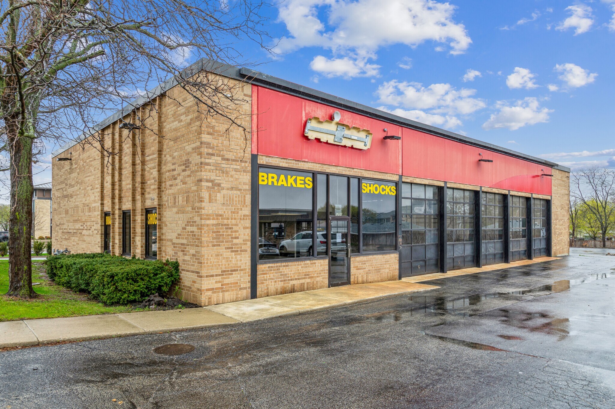 1200 N Milwaukee Ave, Libertyville, IL for sale Primary Photo- Image 1 of 1