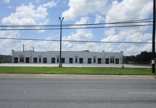 3121 Wilson Rd, Harlingen, TX for rent Building Photo- Image 1 of 9