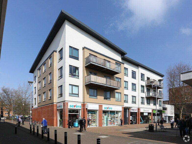 88-96 Town Centre, Hatfield for sale - Primary Photo - Image 1 of 1