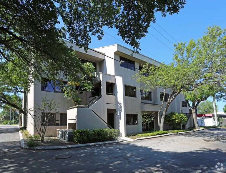 3333 W Kennedy Blvd, Tampa, FL for sale - Primary Photo - Image 1 of 1